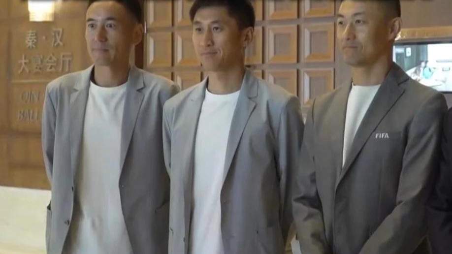 中国篮球裁判三哨同台创历史，CBA执法水平如何跟上NBA节奏？